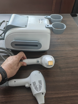 3.5 inci Color Touch Screen 808nm Diodo Laser Depilation Machine untuk Perawatan Salon Rambut
