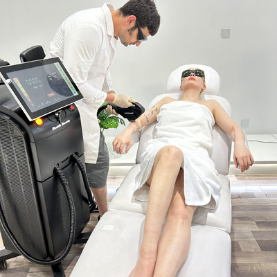 2000w Diode Laser Depilation 50% off Sep Promosi dengan 4 panjang gelombang 808 755 940 1064nm