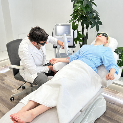 Mesin Penghapusan Rambut Nd YAG Medis 1064nm 532nm Peralatan Penghapusan Tato Laser