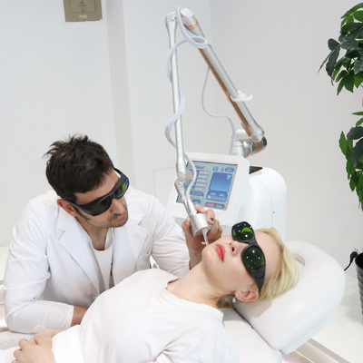 Mesin Laser CO2 Fraksi komersial untuk resurfacing kulit / Penghapusan Stretch Mark